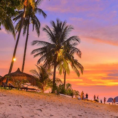 Sunset At Las Cabanas Эль-Нидо Экстерьер фото